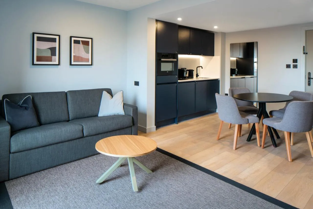 Deluxe 1 Bedroom Apartment with Terrace